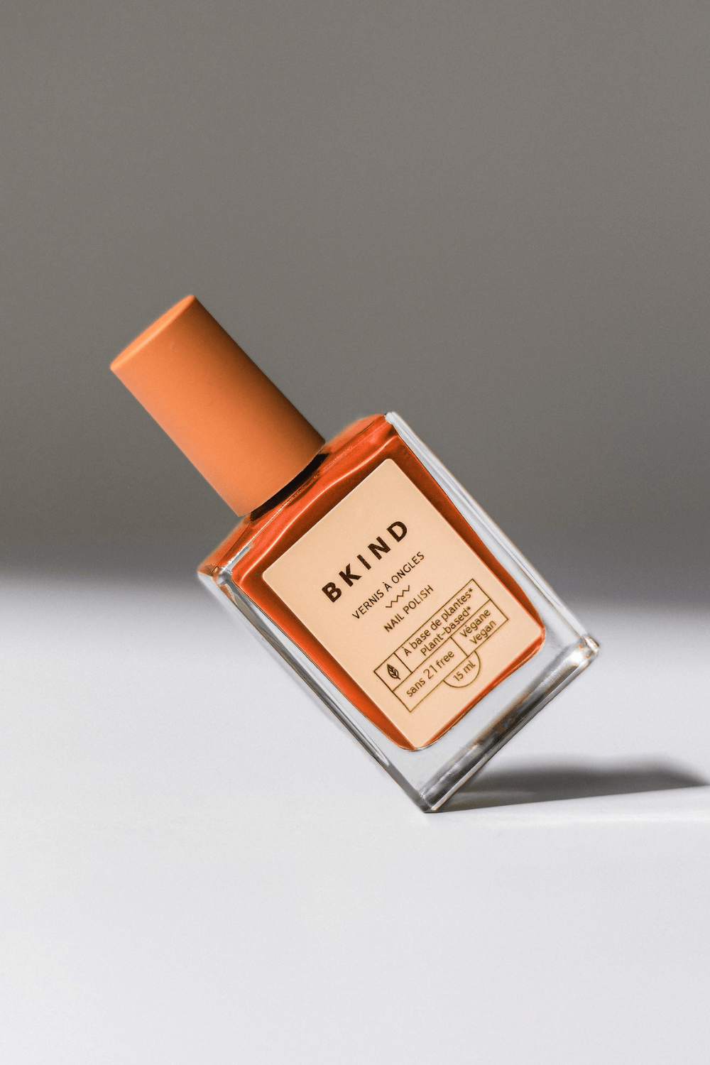 Flacon de vernis à ongles pour femme enceinte